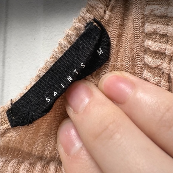 All Saints Ribbed Knit Crop Tank Top Taupe Brown V Neck Size M Minimalist Cozy - Picture 4 of 5